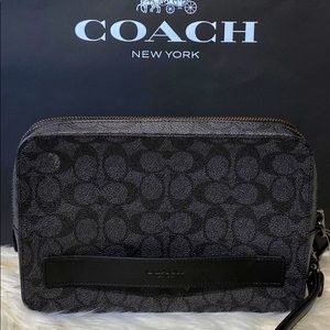 93546 - Coach Pouchette in Signature Canvas